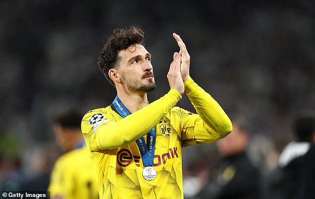 Hummels is also expected to leave Dortmund this summer because his contract will not be extended