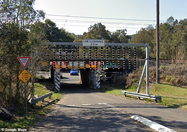 Social media users noted that the Woy Woy railway underpass was notorious for traffic accidents, with many motorists crashing into it during the festive season