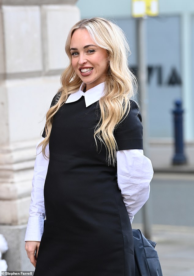 Jorgie let her blonde locks fall naturally over her shoulders as she stunned with a full-coverage makeup look with a hint of burgundy lipstick