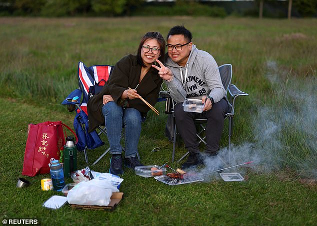 Fans enjoyed a barbecue as people gathered in Stanley Park during the concert