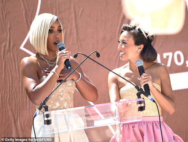 Kelly also took the mic with Jeannie Mai