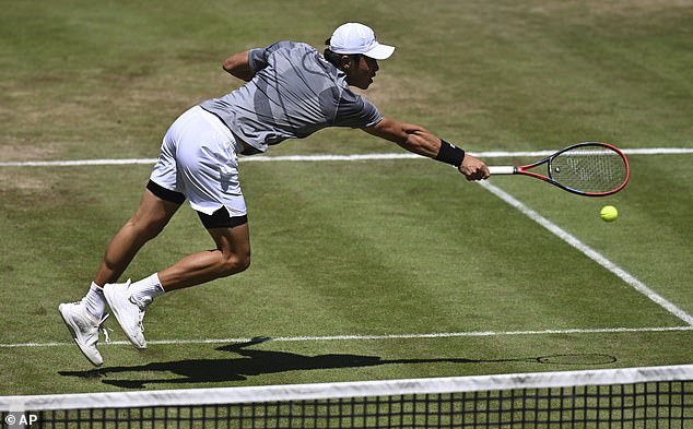 The newly crowned British No. 1 made easy work of Brandon Nakashima, beating him 6-3, 6-3