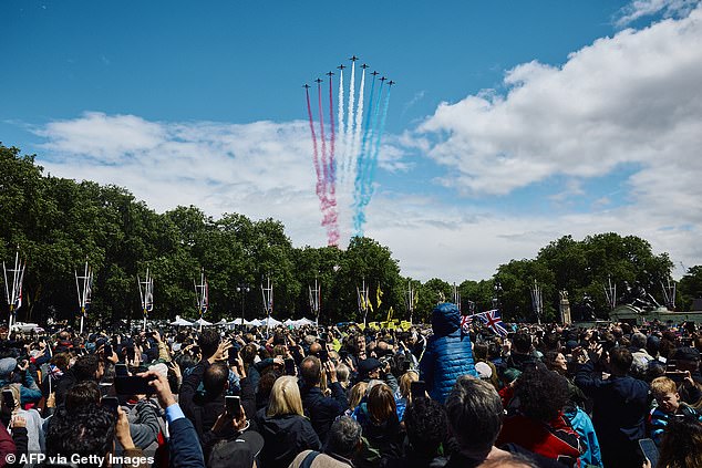 Thousands of people looked up during the six and a half minute display