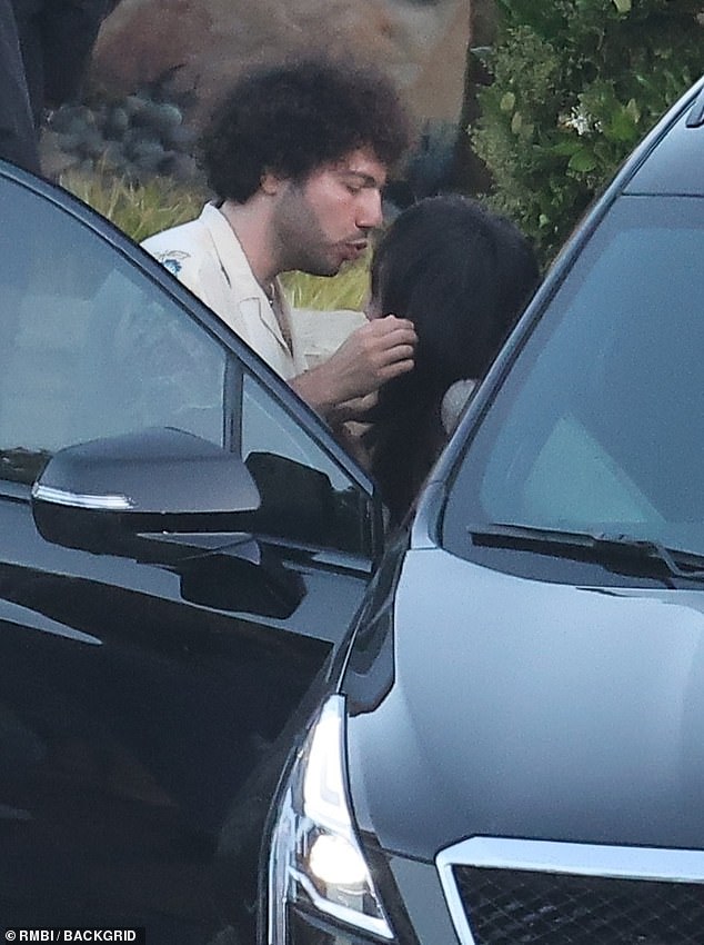 Benny is then seen helping his beloved girlfriend get into the car