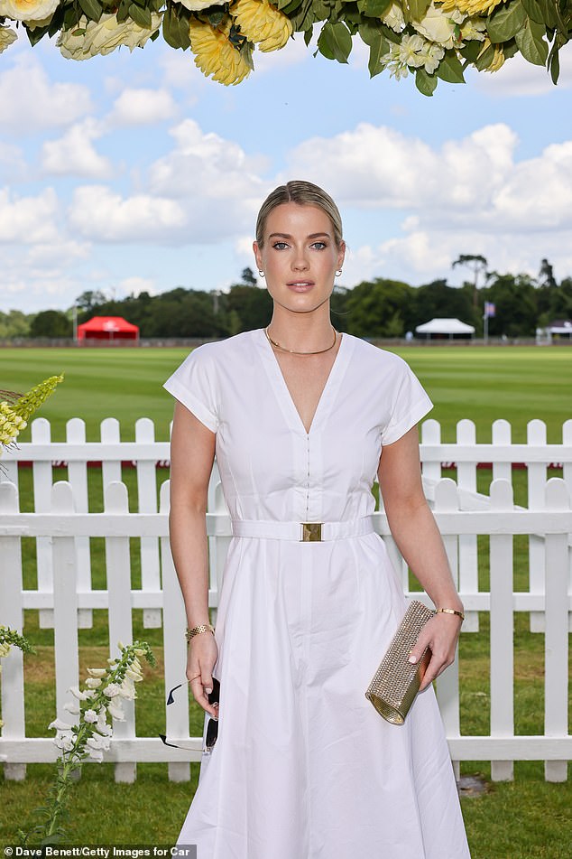 Lady Eliza Spencer wore a summery white dress with short sleeves and a belt, combined with gold accessories
