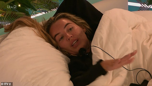In the last episode, Samantha chose to distance herself and went to sleep outside on the sunbeds, saying: 'I want to withdraw now because you and her have something good'