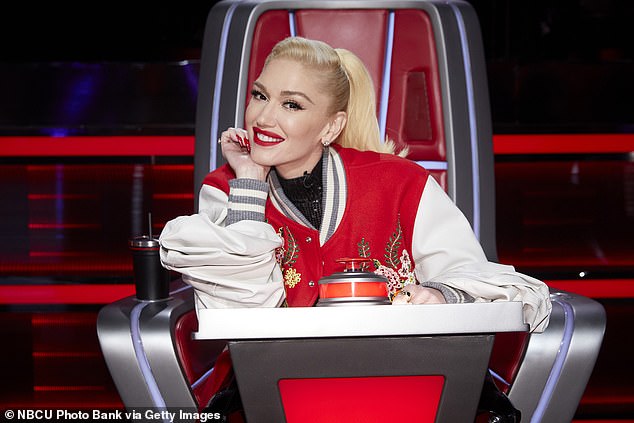 The blonde appeared on her show The Voice in the Knockout Rounds