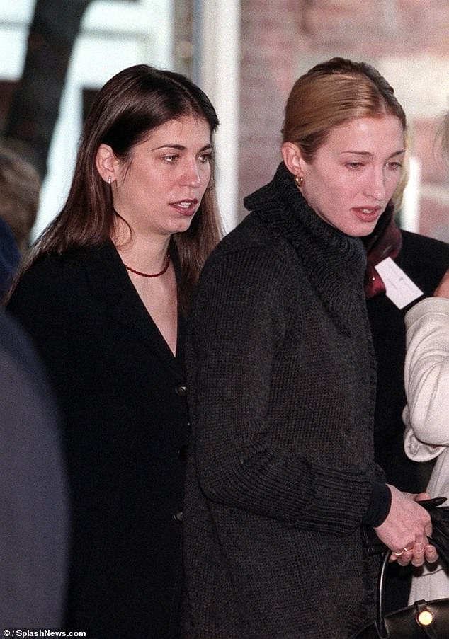 Carolyn and her sister Lauren Bessette pictured in New York City, 1998.