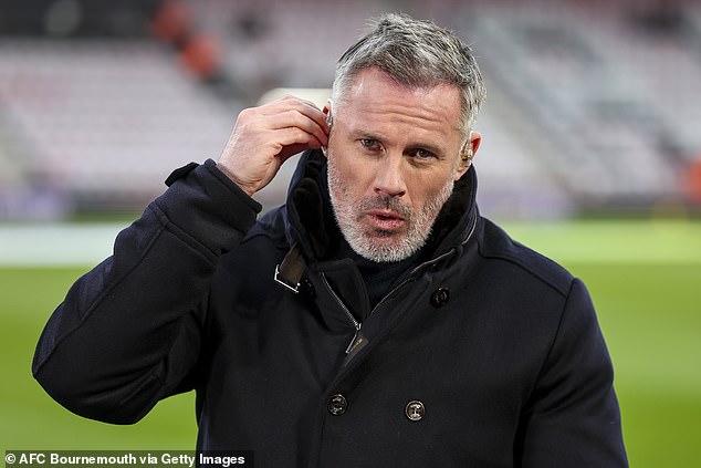 Carragher called on England's centre-backs to tell the midfielders to take the field