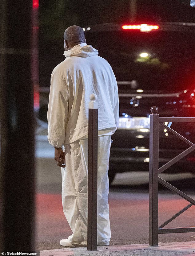 Bianca and Kanye kept a meter distance from each other as they waited separately for a car to pick them up