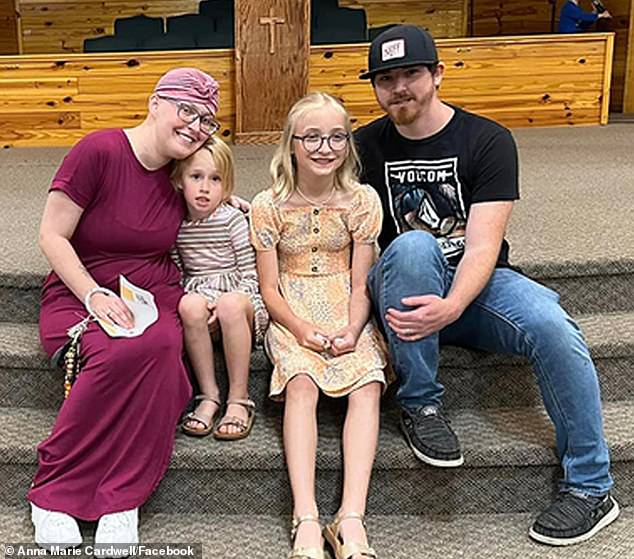Chickadee, who died in December 2023, pictured with her daughters Kylee, 11, Kaitlyn, eight, and husband Eldridge Toney