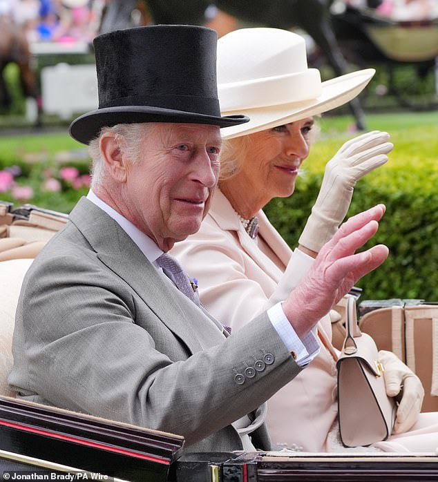 The couple led the carriage procession, along with Sheikh Hamad bin Khalifa Al Thani and Lady Charles Spencer-Churchill