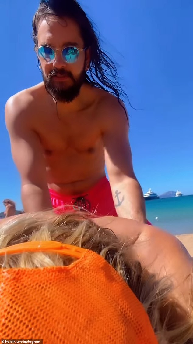 On Saturday, Heidi shared some short video clips from her day at the beach with Tom on her Instagram Story