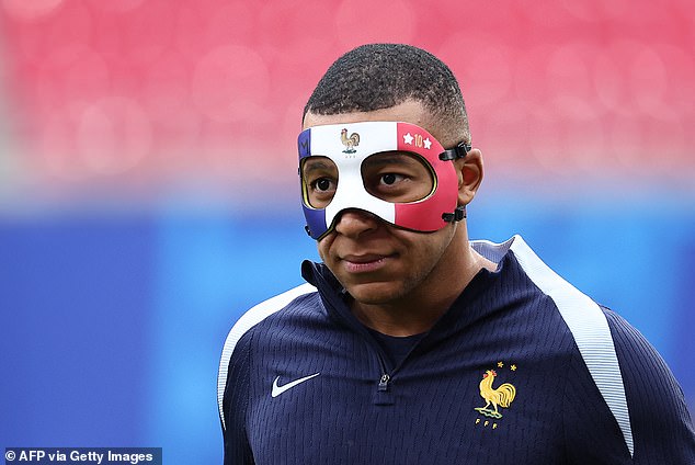 Mbappé had worn a protective mask in the Tricolore of France, but this was banned by UEFA