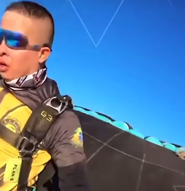 Colombian skydiver Jhovanny Duran managed to control his fall after being ejected from a hot air balloon and managed to open his parachute before landing on a farm