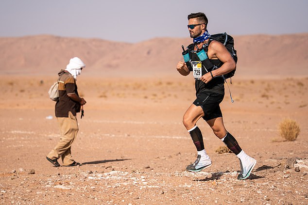 Spencer's next challenge is a world record attempt, in which he announces his intention to run the 'most consecutive marathons on sand': thirty marathons in thirty days in the Jordanian desert