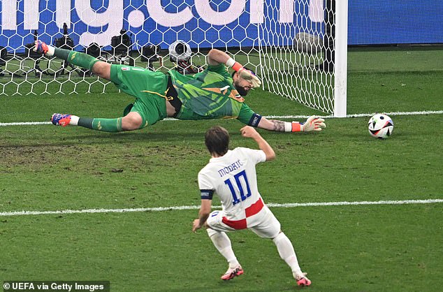 Just 32 seconds before Modric's goal, the Croat saw his penalty saved