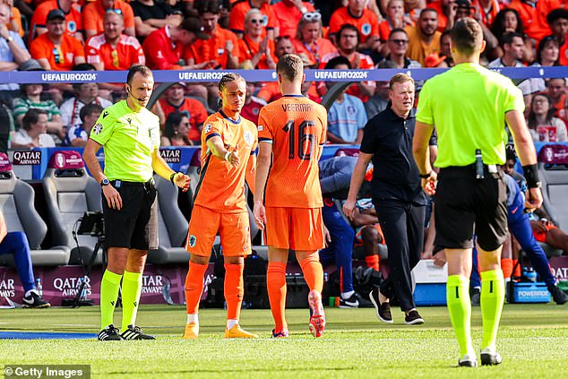 He was replaced by Xavi Simons, although the Netherlands still lost the match overall
