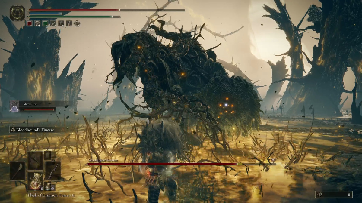 The Scadutree Avatar shoots vines at an Elden Ring DLC ​​player during a boss battle.