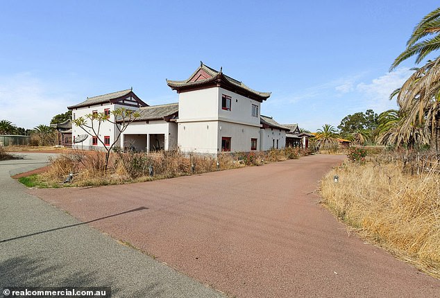1719518244 631 Palatial side by side Banjup mansions abandoned by a Chinese billionaire after