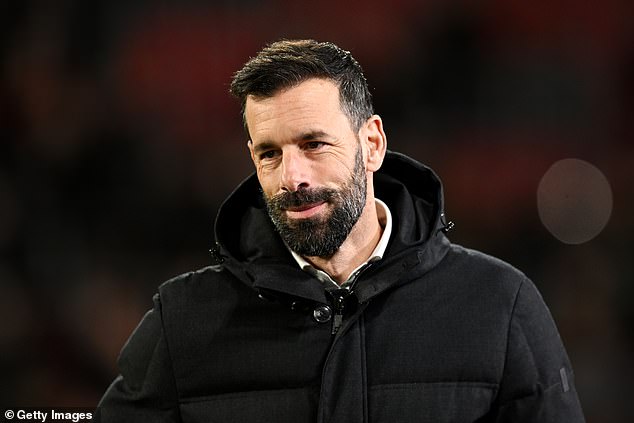 Ruud van Nistelrooy, who managed PSV, could seal a return to Man United as a coach