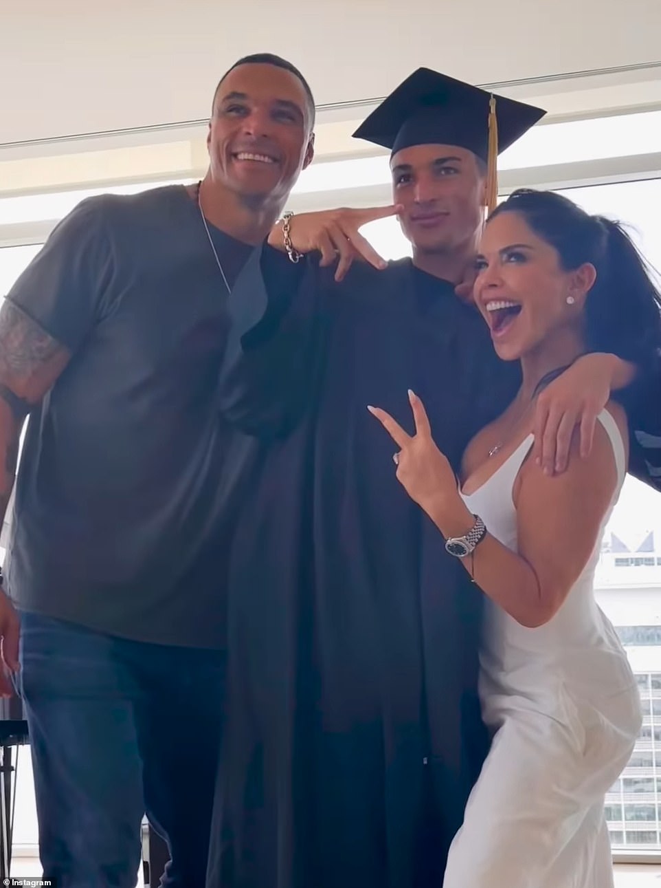 Just days before Lauren and Jeff's trip to Greece in early June, the former reporter put on another dazzling show as she and the Amazon founder celebrated her eldest son's graduation from college