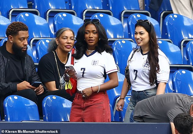 Fan favourite WAG Tolami Benson, the 23-year-old partner of Bukayo Saka, proudly showed off her boyfriend's number 7 shirt as she entered the stadium