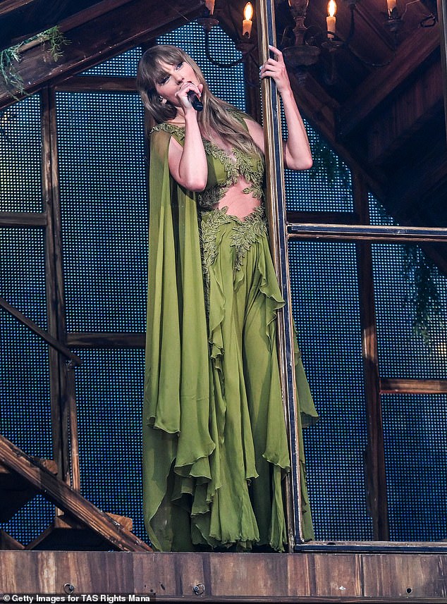 Taylor also showed her love for the Emerald Isle by wearing not one but two green ensembles for different eras in the show