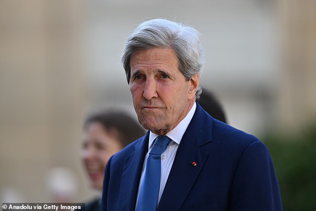 Whistleblowers claim Kerry used a secret email while secretary of state