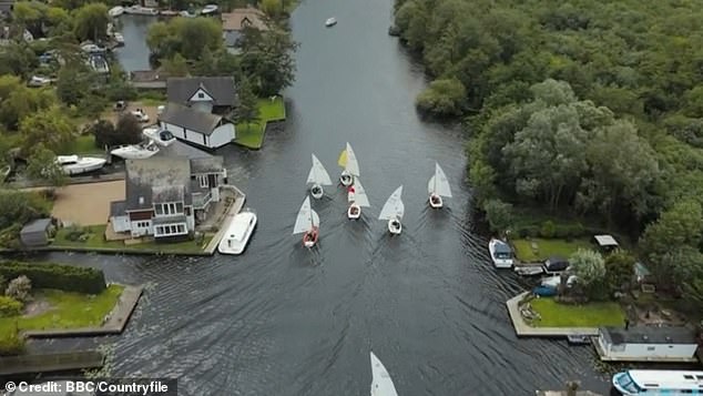 The presenter followed the race participants from the moment they got ready at the Horning Sailing Club before the race started, to sailing the Broads and battling the tides, currents and weather.