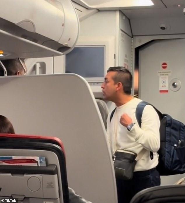 Juan Manuel, a lawyer from Colombia, had to abandon his recent flight to Los Angeles with a connection in El Salvador because Avianca overbooked his seat.  The lawyer revealed that he had bought his ticket three months ago for a meeting in Los Angeles with lawyers representing three imprisoned Colombian nationals and that he had missed the appointment