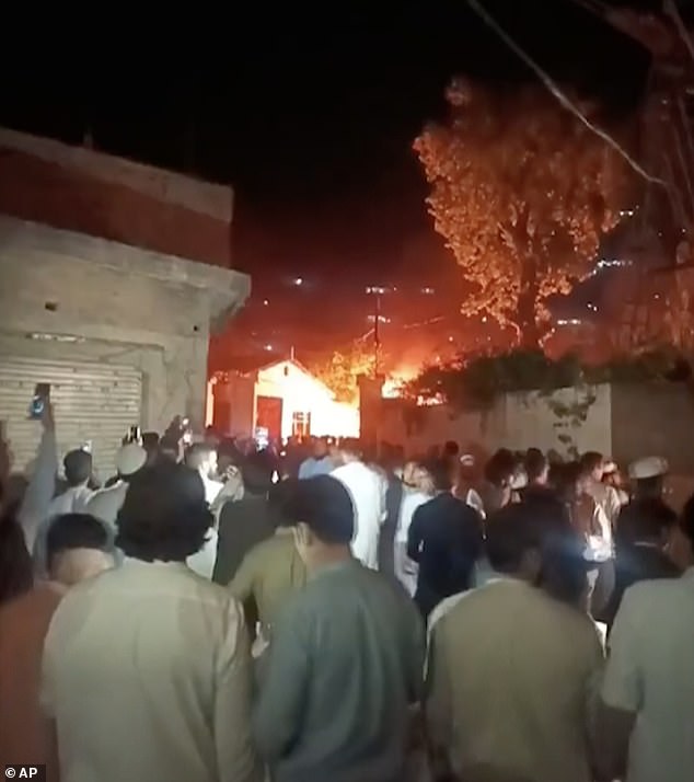 Hundreds gathered to lynch man accused of blasphemy, taken from a police station, murdered and set on fire