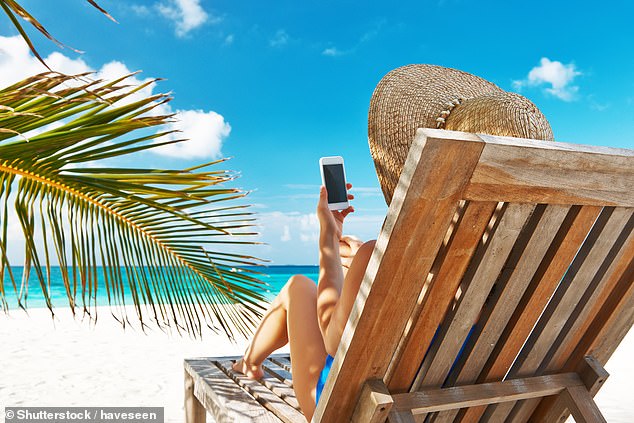 The incident comes as a new survey has revealed that two-thirds of Brits are worried about whether or not they will get a sunbed during their holiday