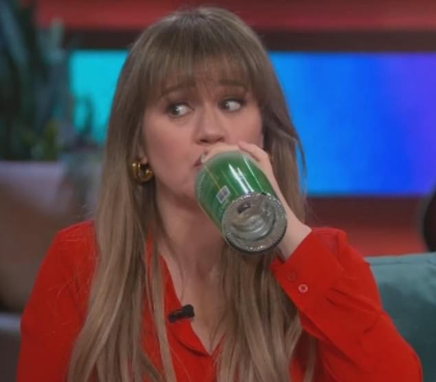 Kelly Clarkson drank rum straight from the bottle during Monday's episode of The Kelly Clarkson Show