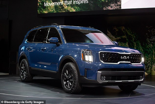 Automaker Kia has issued an emergency recall for 462,869 Telluride SUVs between the 2020-2024 model year after warnings emerged about power seats in the vehicles potentially catching fire