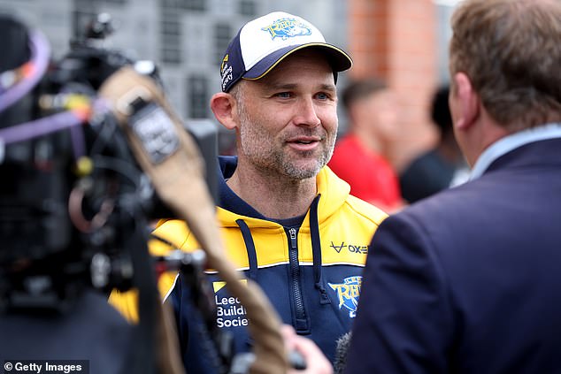 Leeds Rhinos fans demanded the sacking of coach Rohan Smith after an 18-10 defeat at Hull