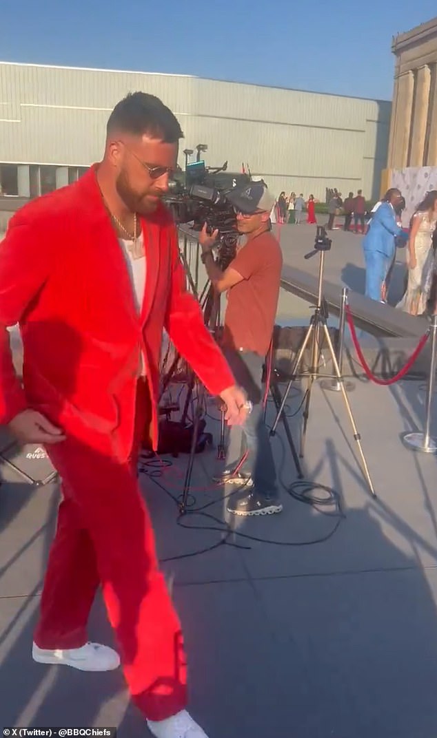 The tight end opted for an all-red suit, with 