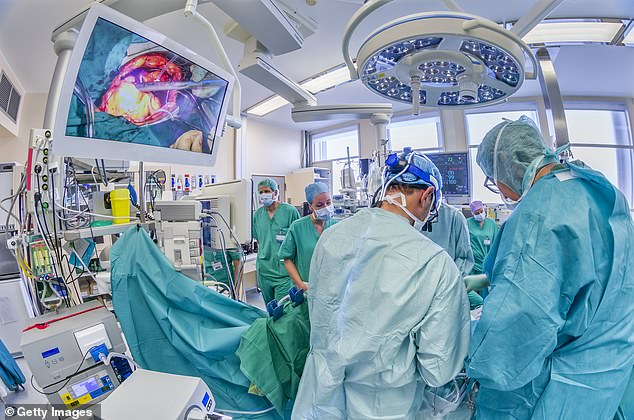 Scientists from Hasharon Hospital in Israel suggest that obesity surgery has greater long-term benefits and is more effective in preventing premature death than weight-loss injections
