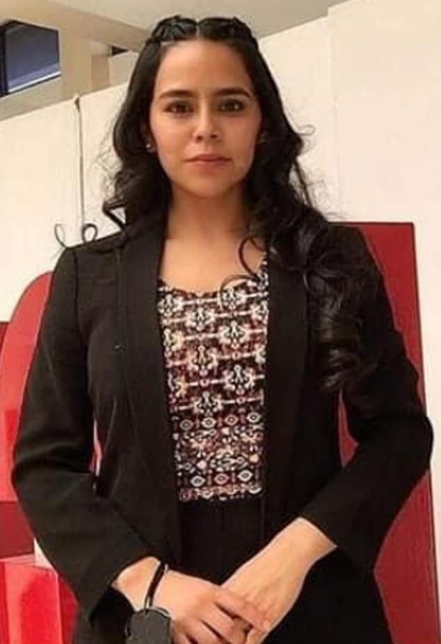 A woman who died after being hit by a locomotive in Mexico has been identified as 29-year-old Dulce Alondra.  It is reported that her son was present when she died