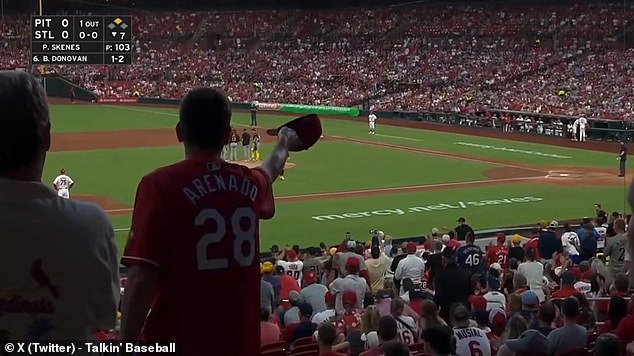 Paul Skenes received a standing ovation from rival Cardinals fans Tuesday night