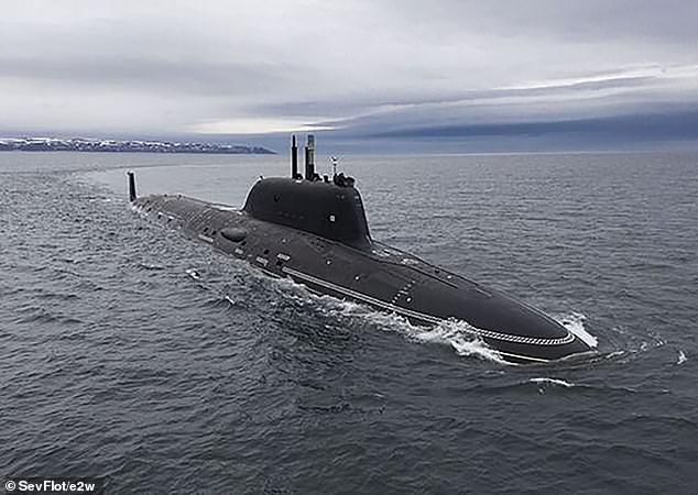 Russian warships are practicing the use of high-precision weapons in the Atlantic Ocean, the Russian Defense Ministry said on Tuesday, putting the US on alert.  In the photo: the Russian submarine Kazan Yasen-M, part of the Northern Fleet