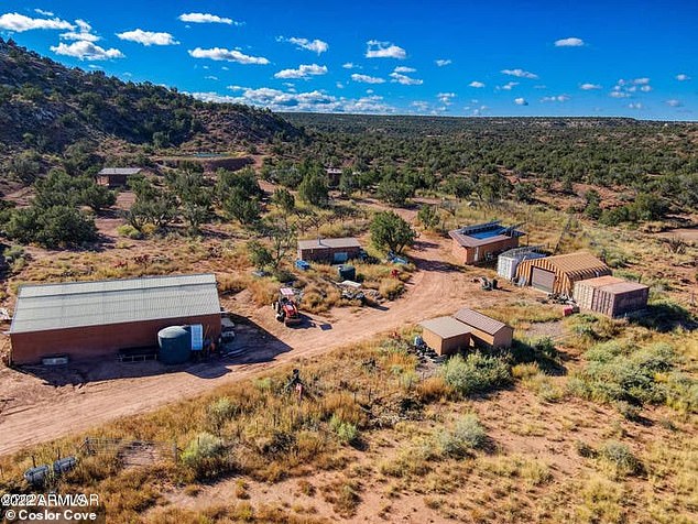 A small off-grid town called Cosler Cove has been built in the middle of the Arizona desert, about 150 miles from civilization