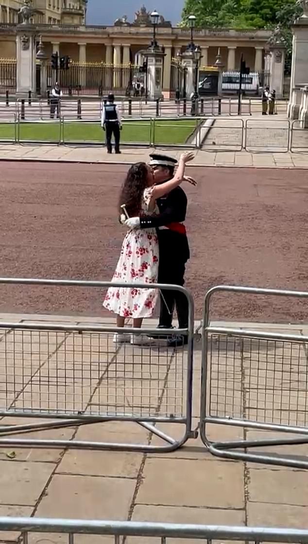 A soldier proposed to his girlfriend just before taking part in the Trooping The Color parade