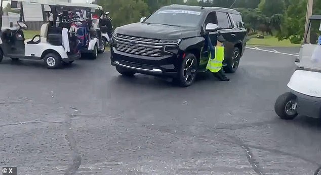 A golfer in Louisville hilariously pranked Scottie Scheffler by arriving at a tournament with a fake police officer on the side of his vehicle