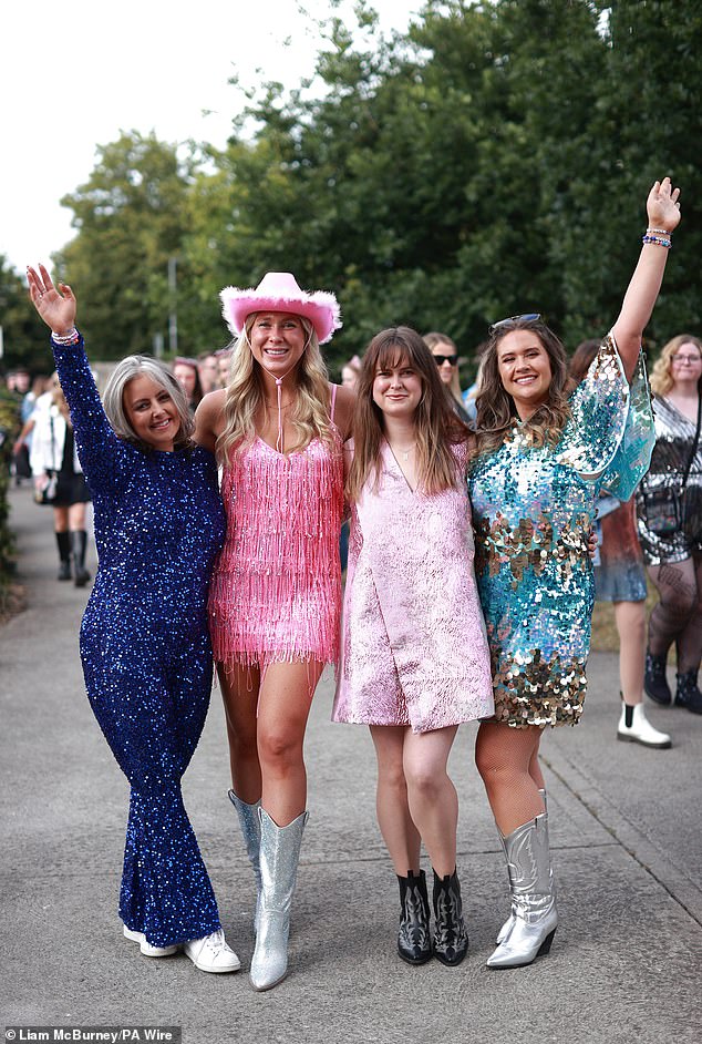 As Taylor prepares to kick off her performance in Dublin, enthusiastic fans were photographed waiting outside the stadium.  They were all dressed to impress.