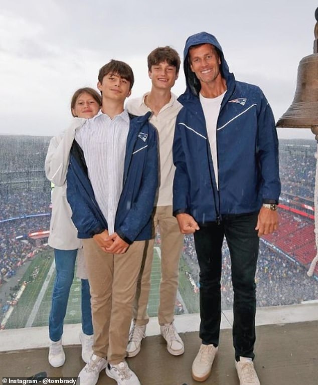 Tom Brady's children paid an emotional tribute to him before his induction into the Patriots Hall of Fame