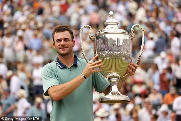 Tommy Paul defeated Italian Lorenzo Musetti in straight sets to be crowned champion at Queen's