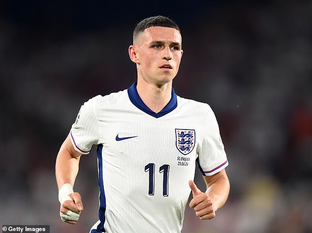 Phil Foden had 'too little influence on the game' in the eyes of Bild, despite his move to number 10