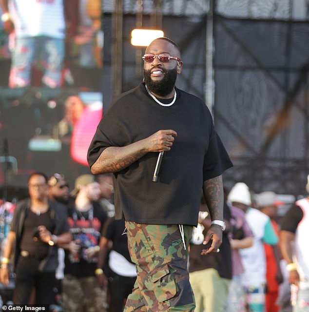 As the 48-year-old rapper left the stage, with the song still playing. As he left, he was confronted by a group of Drake fans who were not happy with his choice for the closing song