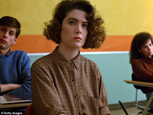 Flynn is best known for her role as Donna Hayward in the hit series Twin Peaks; seen in 1990